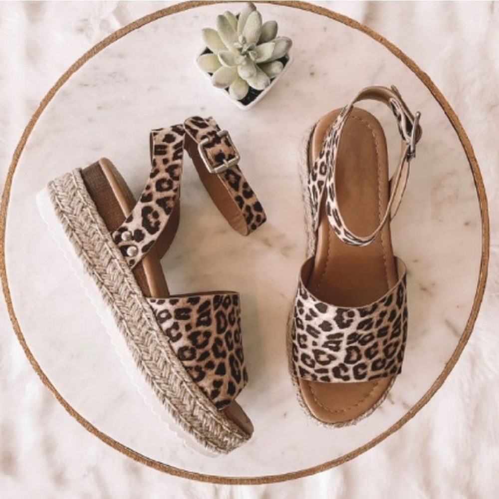 sale MADDIE Leopard Sandals - Picture 2 of 2